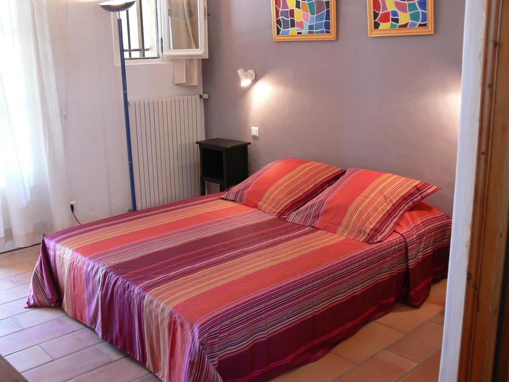 La Coudouliere Hotel Saint-Remy-de-Provence Bilik gambar